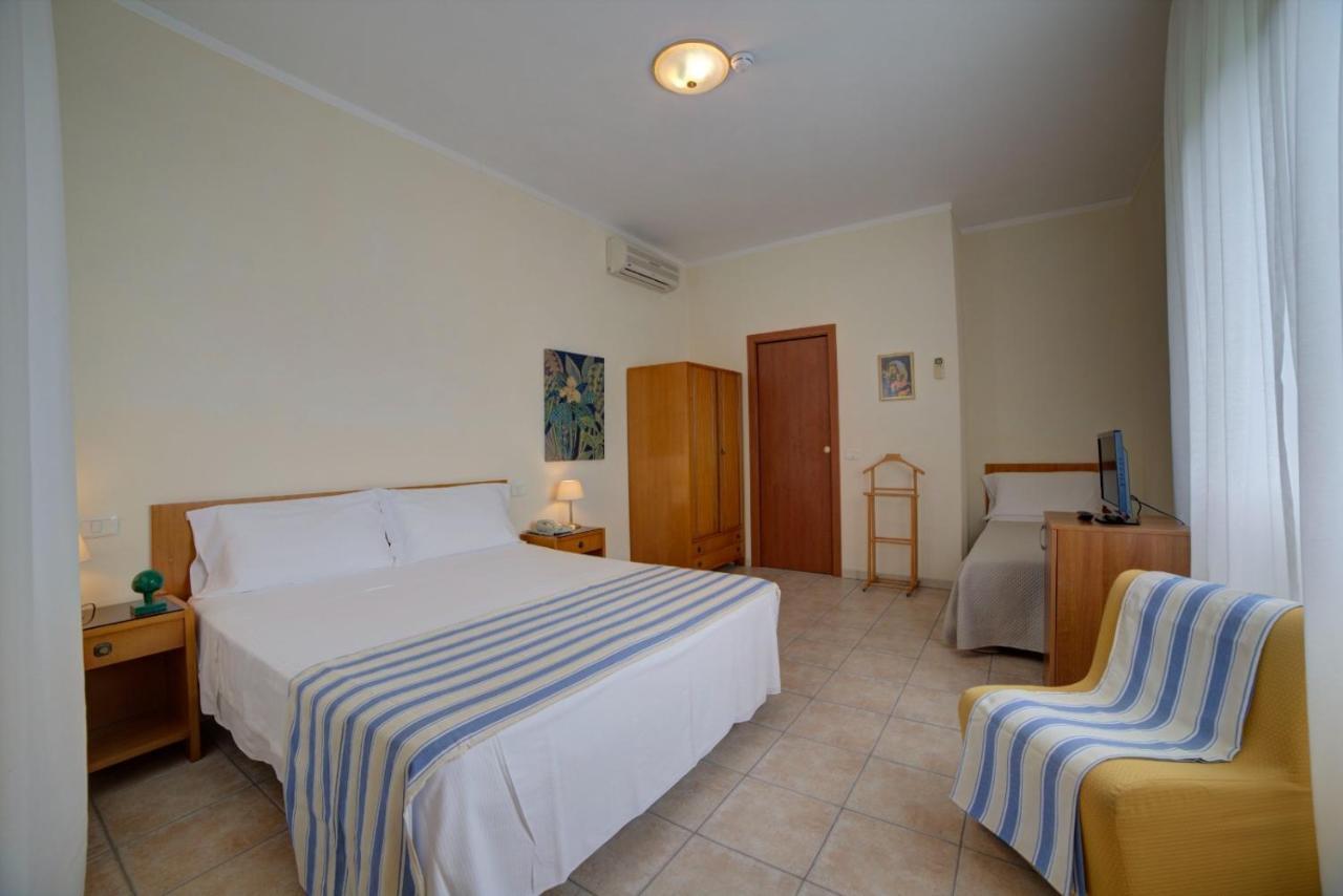 Hotel Sporting Vasto Exterior foto