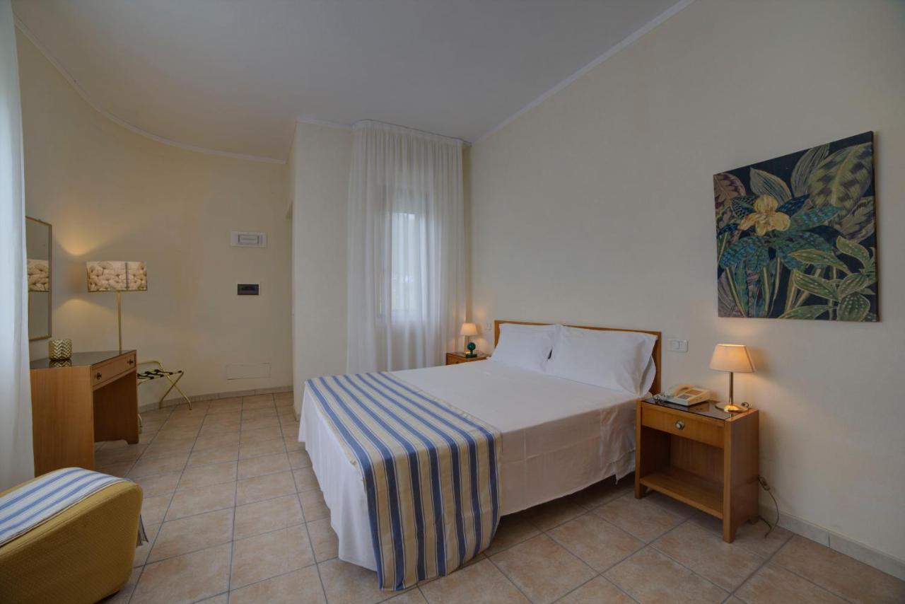 Hotel Sporting Vasto Exterior foto