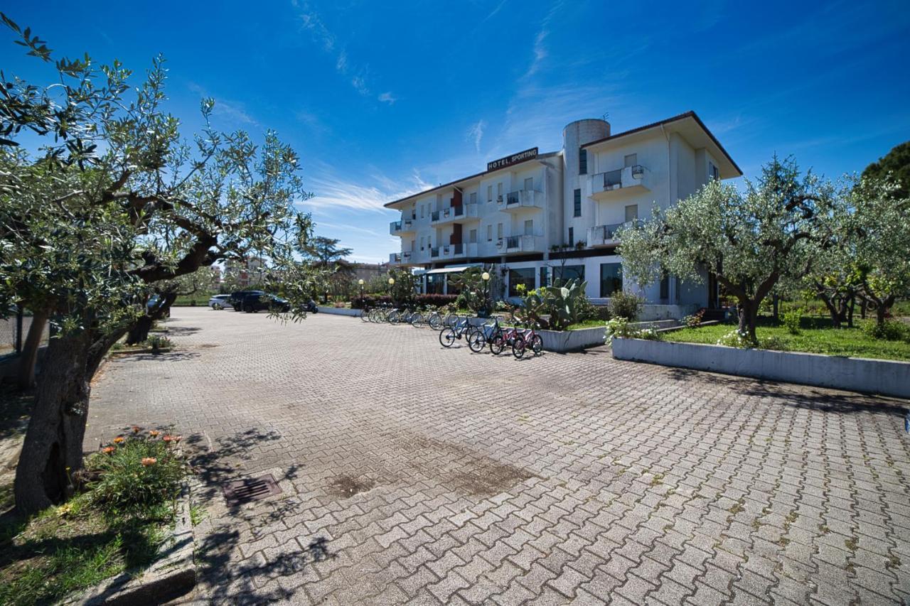 Hotel Sporting Vasto Exterior foto